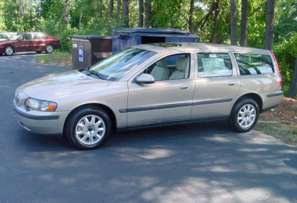 download 03 Volvo V70 able workshop manual