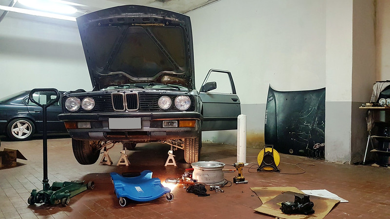 download BMW 5 518 able workshop manual