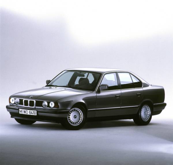 download BMW 5 E34 520i able workshop manual
