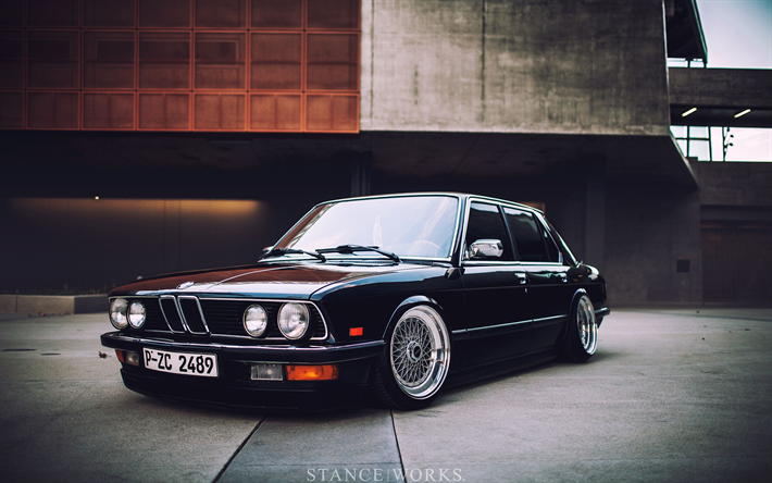 download BMW 5 Series E28 528i workshop manual