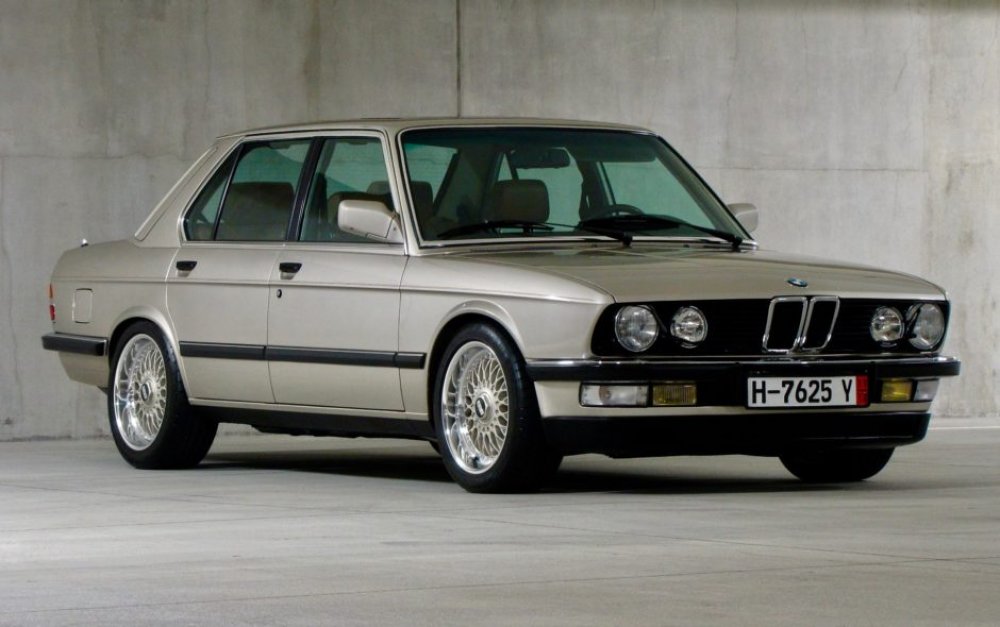 download BMW 5 Series E28 M535i workshop manual