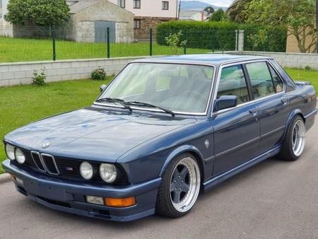 download BMW 5 Series E28 M535i workshop manual