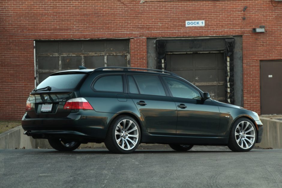 download BMW 535xi Sport Wagon workshop manual