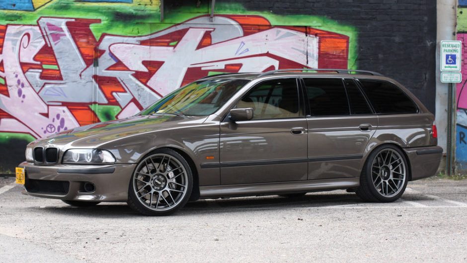 download BMW 535xi Sport Wagon workshop manual