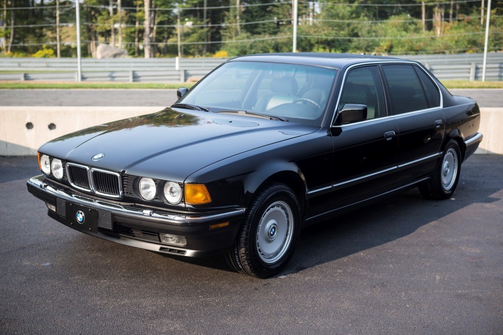 download BMW 7 E32 workshop manual