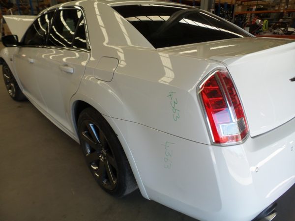 download Chrysler 300 SRT8 workshop manual