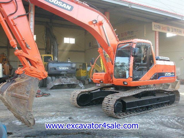 download DAEWOO SOLAR S220LC V TRACKED Excavator able workshop manual