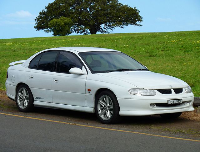 download HOLDEN COMMODORE BERLINA CALAIS VX II WSRM able workshop manual