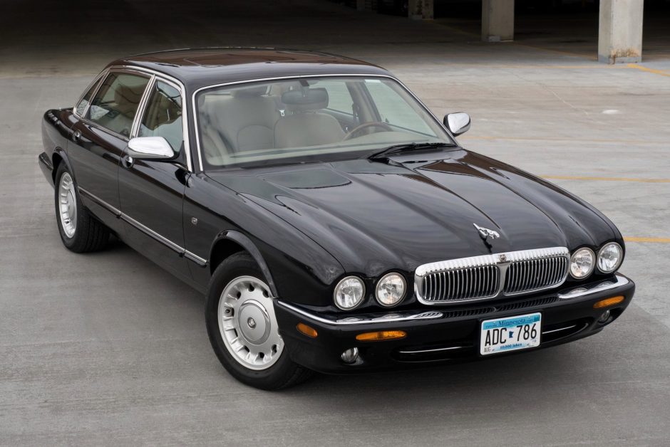 download Jaguar XJ8 Vanden Plas workshop manual