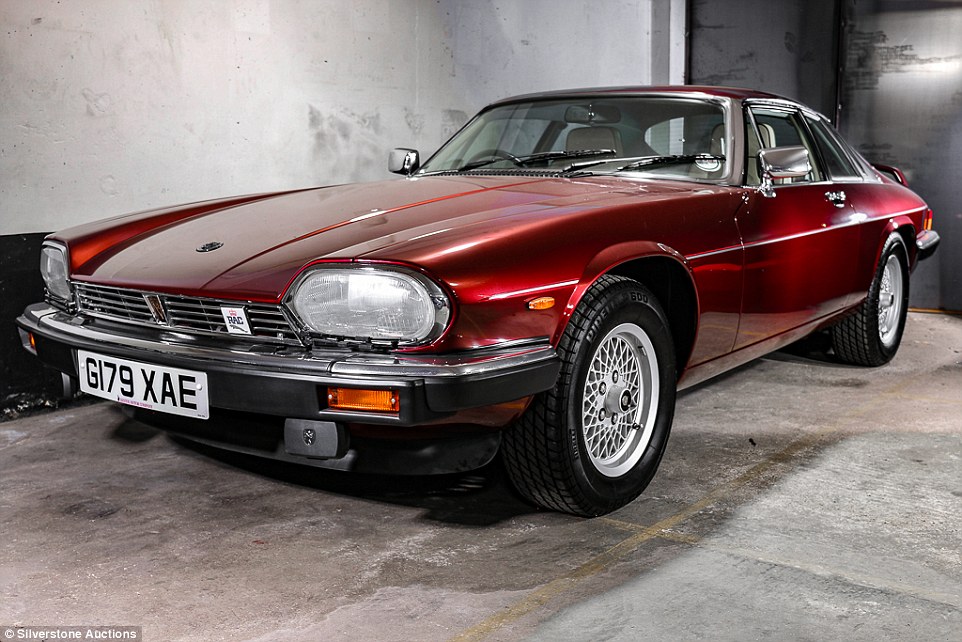 download Jaguar XJS able workshop manual