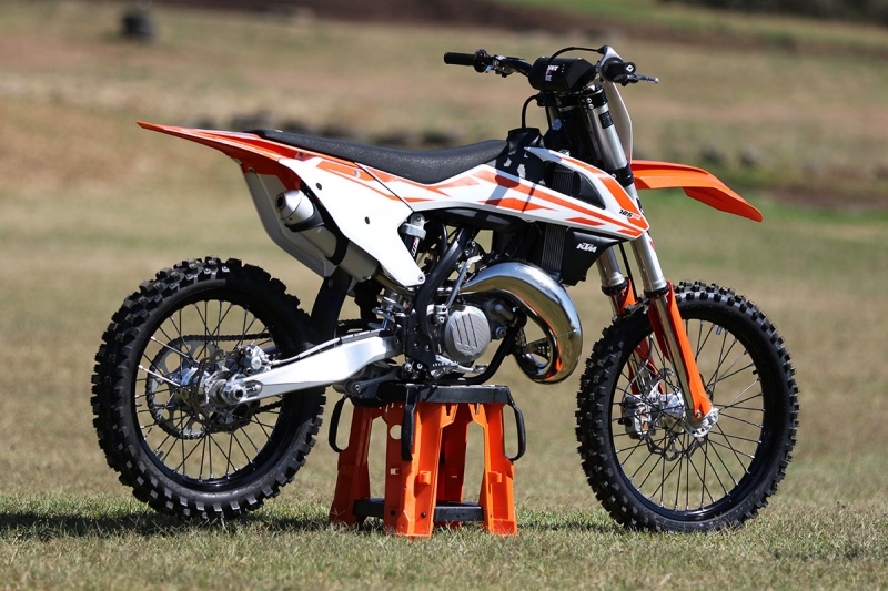 download KTM 125 200 EXC EXE EGS SUPERMOTO 2 STROKE Motorcycle able workshop manual