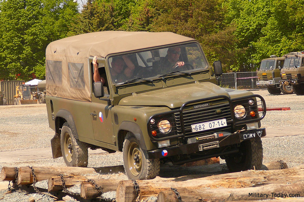 download Land Rover Defender 90 110 130 workshop manual