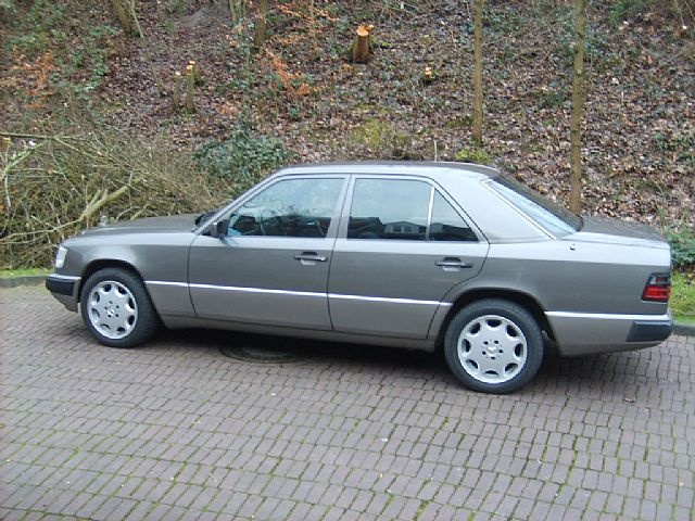 download Mercedes 300 E 4MATIC workshop manual