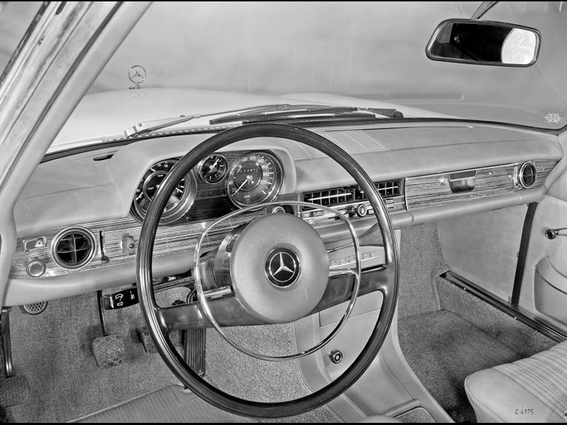 download Mercedes Benz W114 250C workshop manual