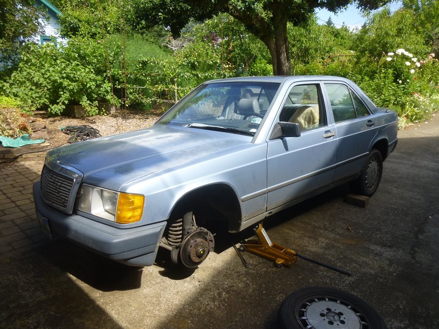 download Mercedes benz W201 workshop manual