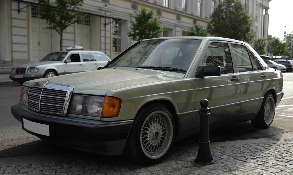 download Mercedes benz W201 workshop manual