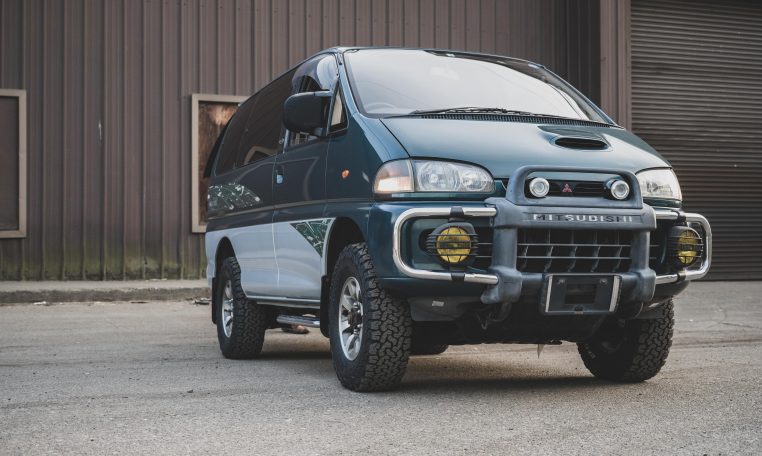 download Mitsubishi Delica L400 able workshop manual