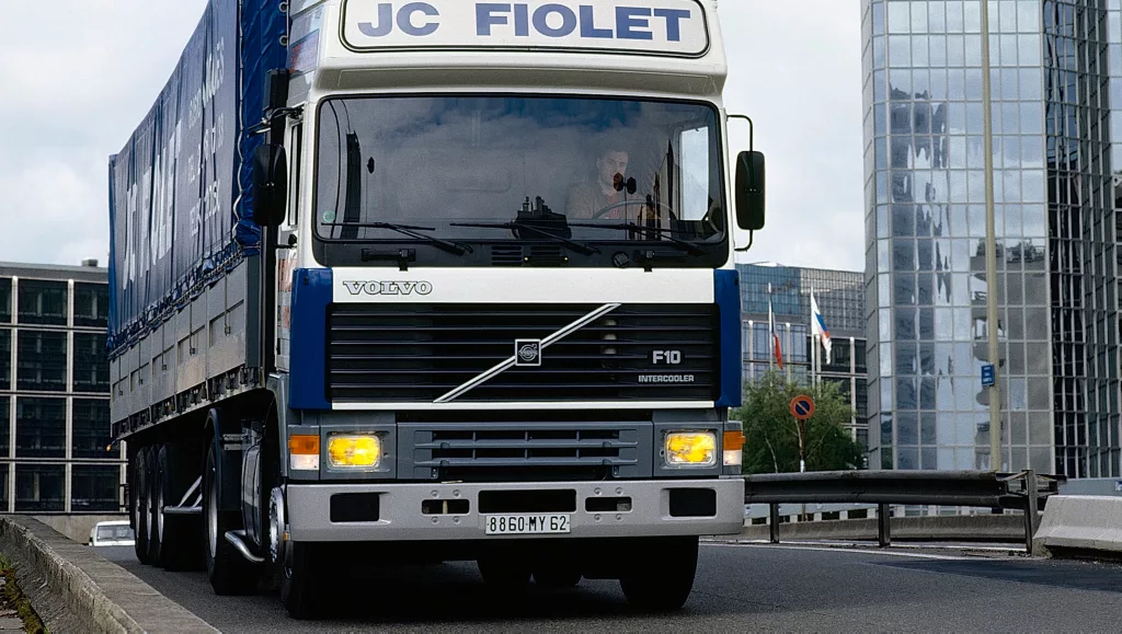 download VOLVO F610 Lorry Bus able workshop manual